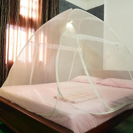 Lilly Palace Villa Guest House Негомбо Экстерьер фото