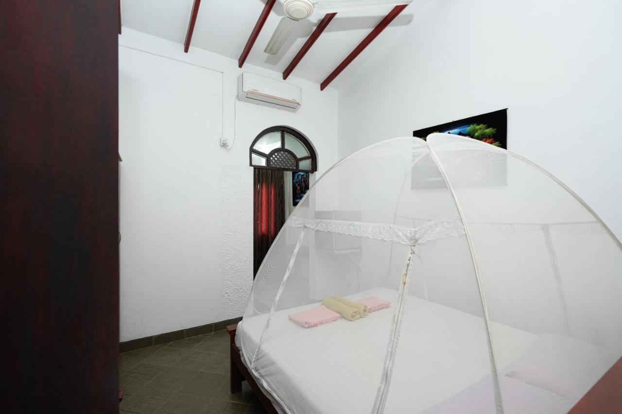 Lilly Palace Villa Guest House Негомбо Экстерьер фото